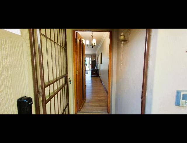 4 BEDROOM TOWNHOUSE FOR SALE IN HELICON HEIGHTS